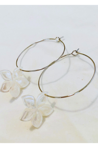 Tahiti Tiare Mother of Pearl Earring