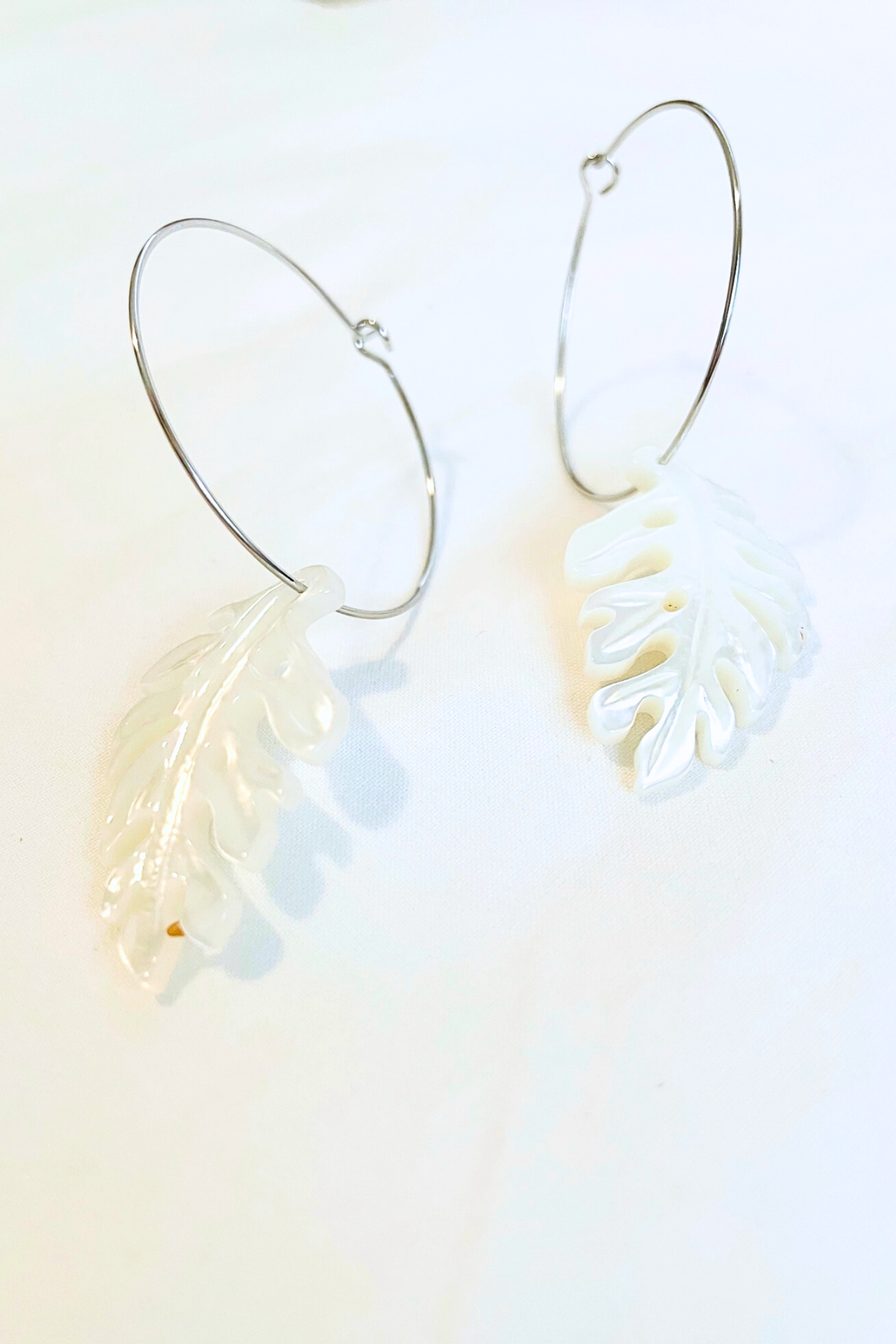 Monstera Medium Hoops