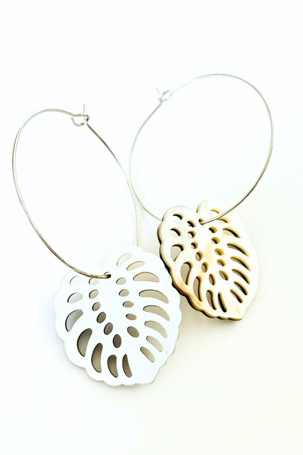 Monstera Medium Hoops