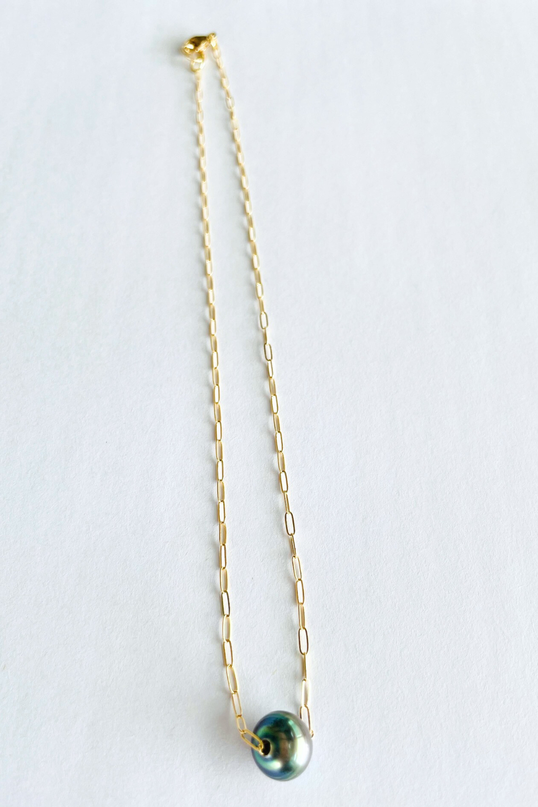 Tahitian Medium Pearl Floating Necklace