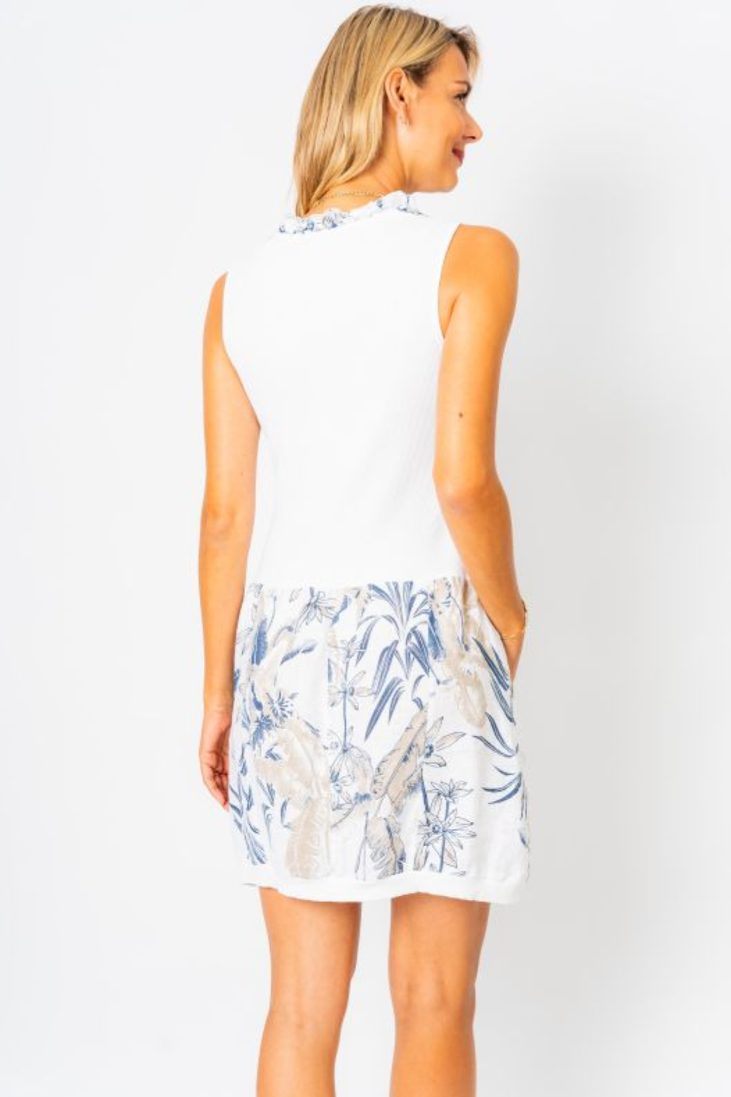 Banana Leaf Linen V-Neck Ruffle Dress