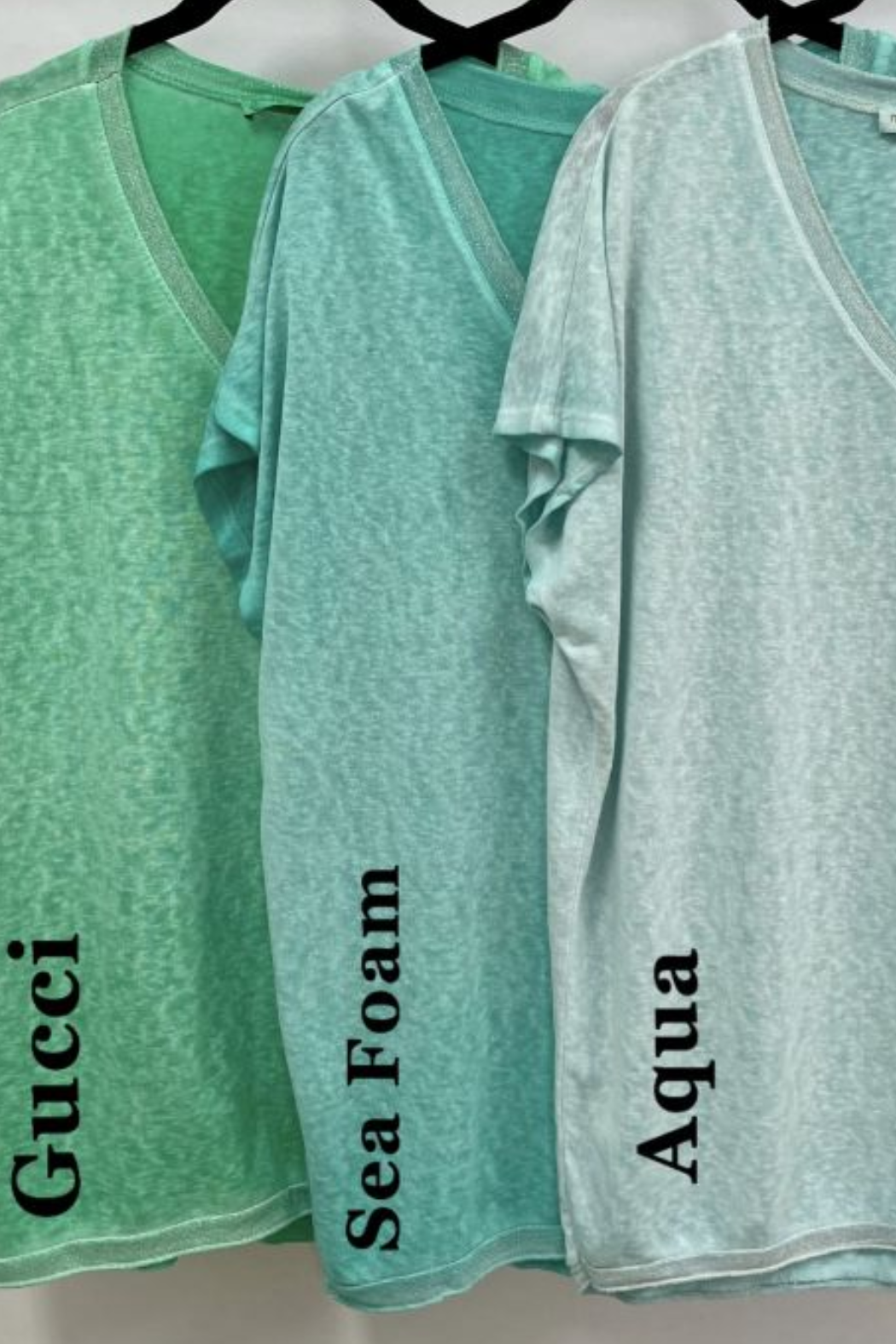 V-Neck Bat S/S T-shirt