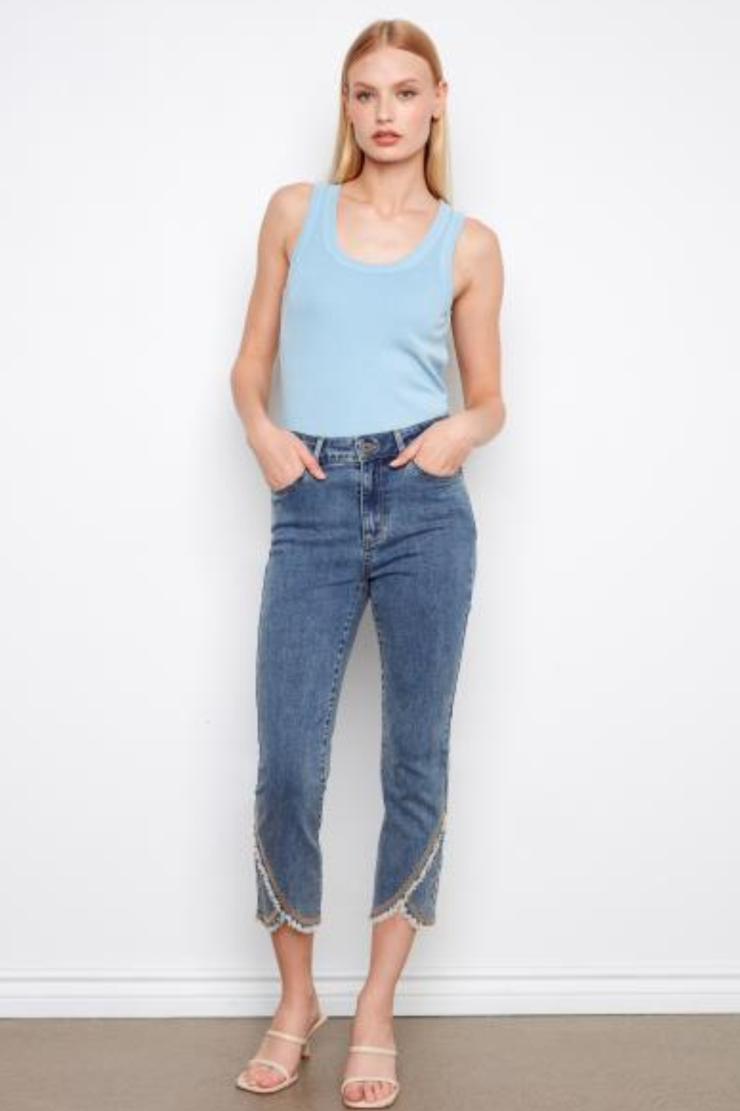 Slim Leg Front Tulip Pants w/ Embroidery Stitch