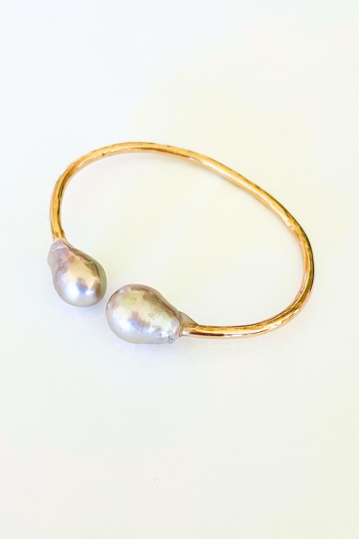 Pohina Pearl Cuff
