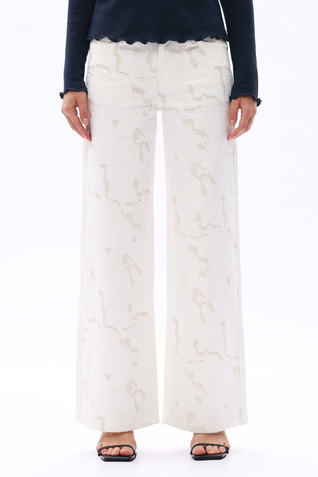 Mid Rise Wide Leg Jeans